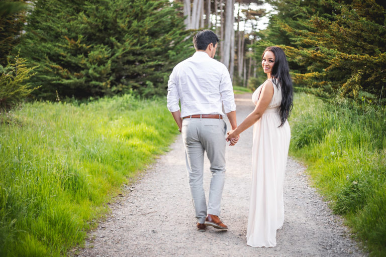 8 Engagement Photo Tips For Couples